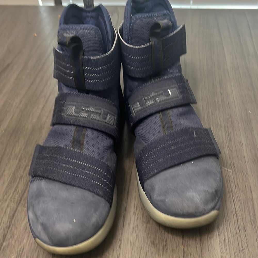 Nike LeBron Solider 10 obsidian